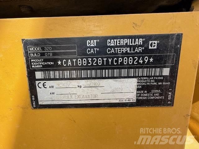 CAT 320 대형 굴삭기 29톤 이상