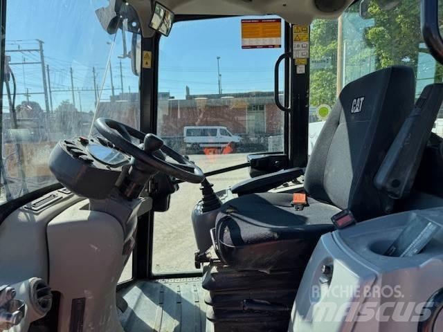 CAT 908M  휠로우더
