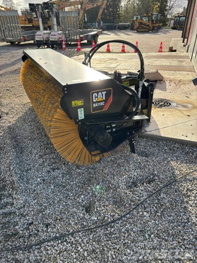 CAT Broom BA118C  스키드로더