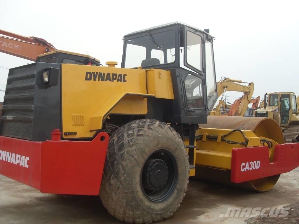 Dynapac CA 30 D 싱글 드럼 롤러