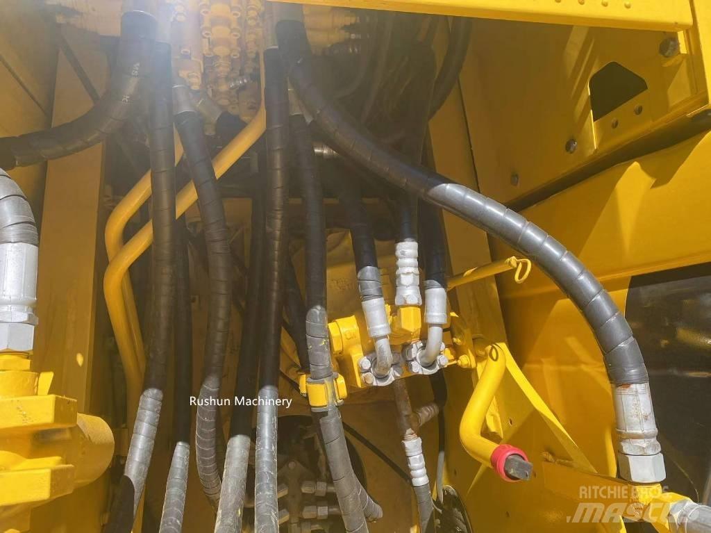 Komatsu PC 200 중형굴삭기 7톤-28톤