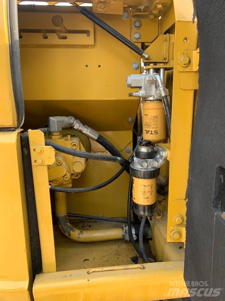 CAT 307D 대형 굴삭기 29톤 이상