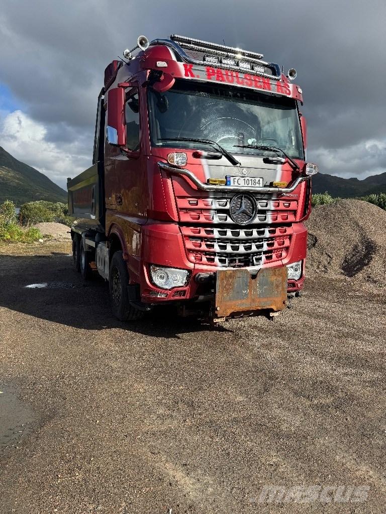 Mercedes-Benz Arocs 덤프 트럭
