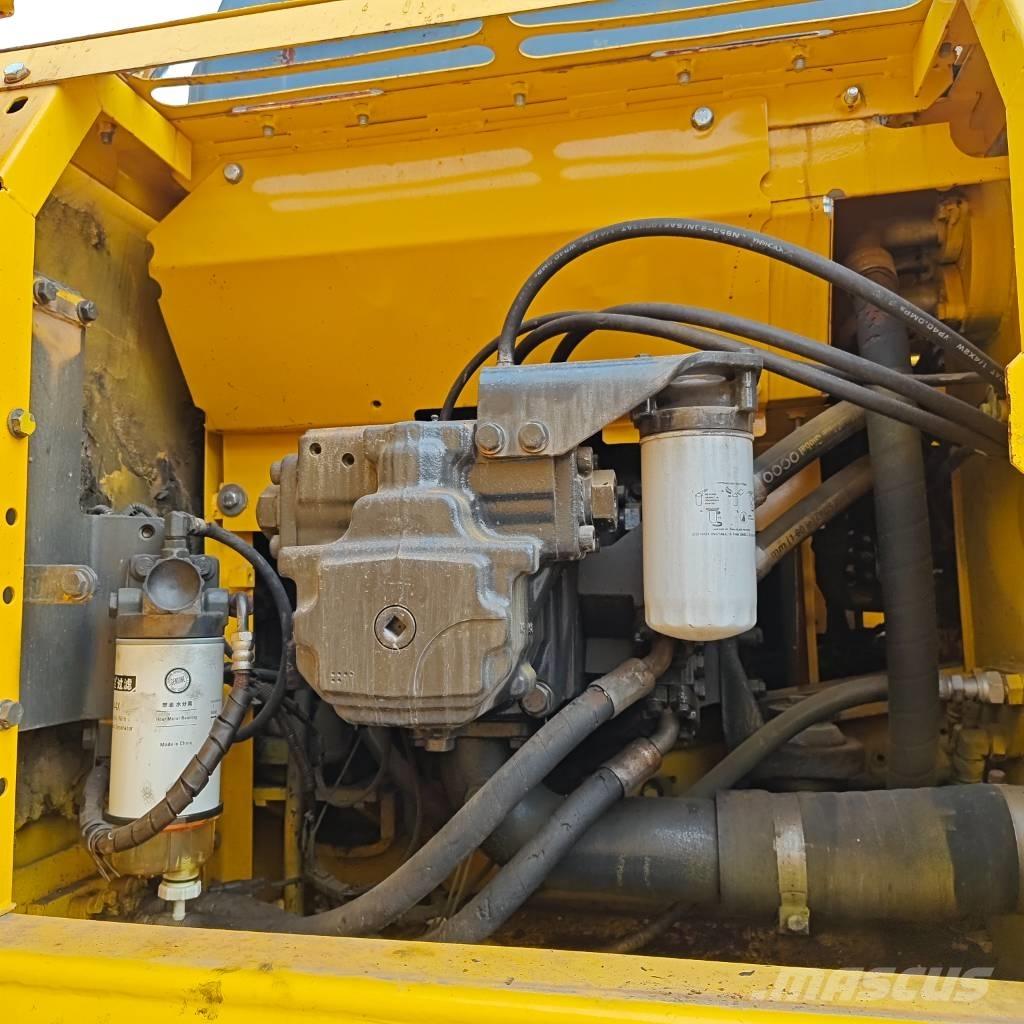 Komatsu PC 240 LC-8 대형 굴삭기 29톤 이상