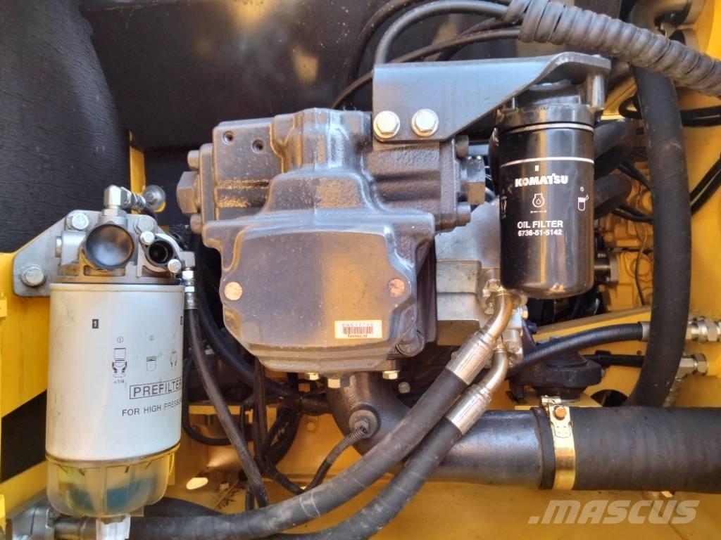 Komatsu PC 240 대형 굴삭기 29톤 이상