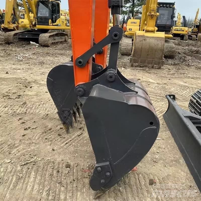 Doosan DX 80 중형굴삭기 7톤-28톤