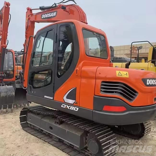 Doosan DX 80 중형굴삭기 7톤-28톤