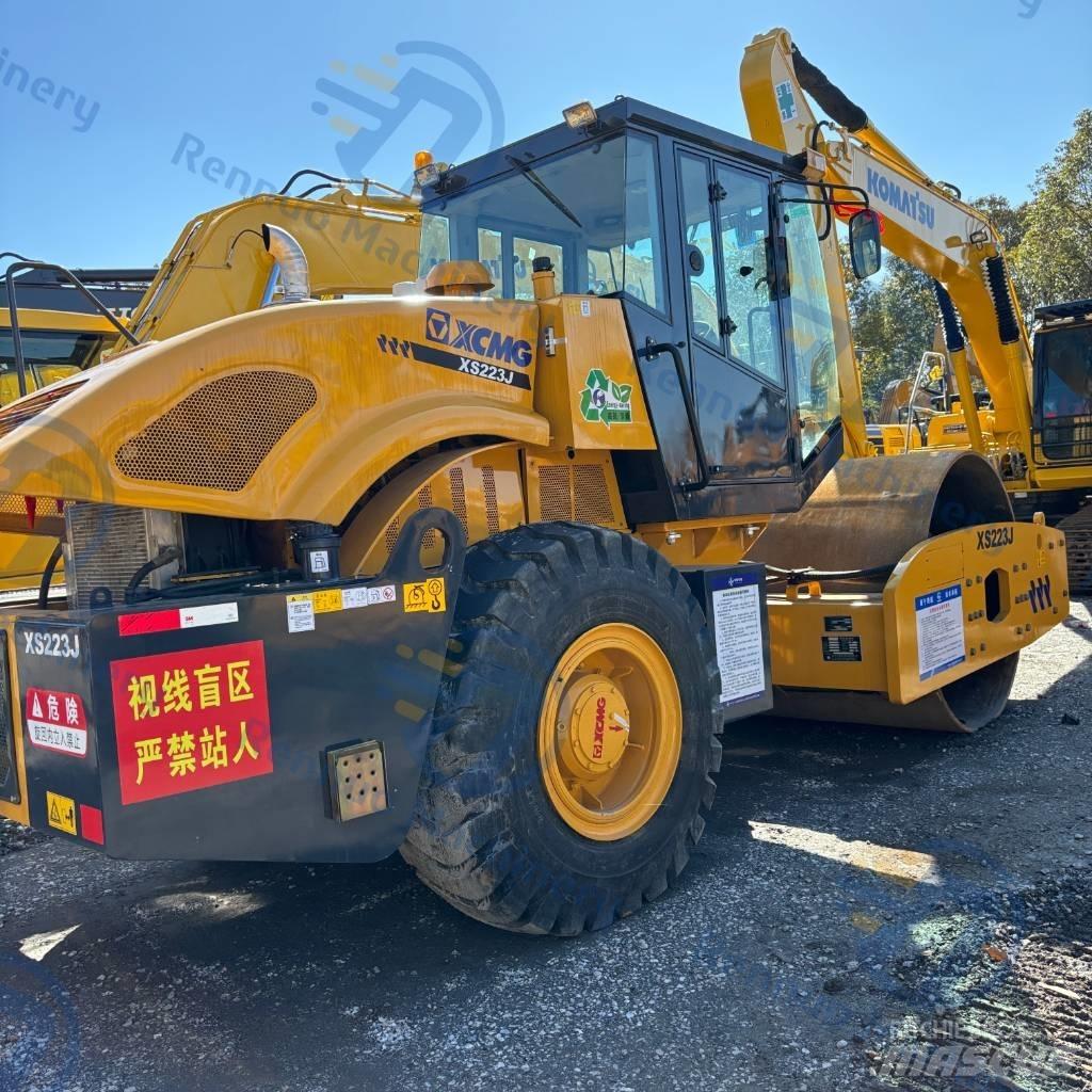 XCMG XS223J 싱글 드럼 롤러