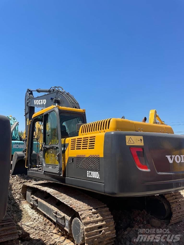 Volvo EC200 대형 굴삭기 29톤 이상