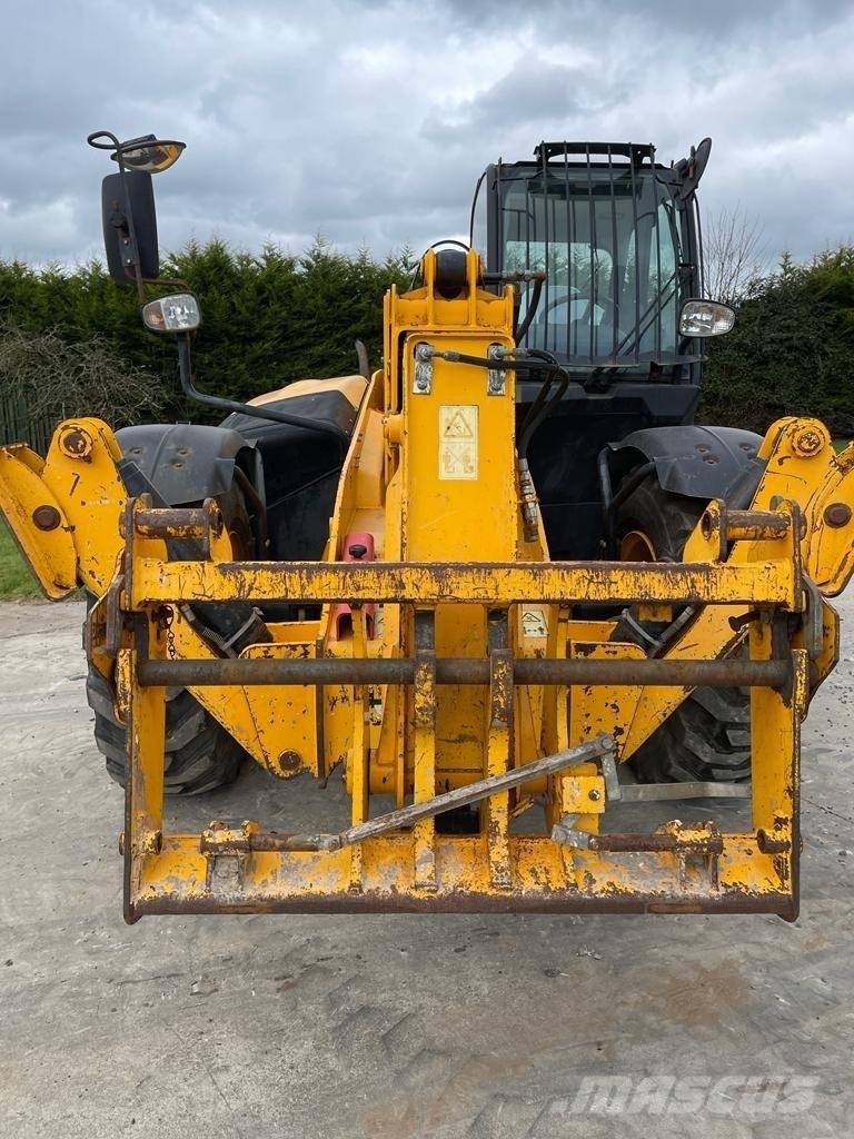 JCB 535-125 텔러 핸들러