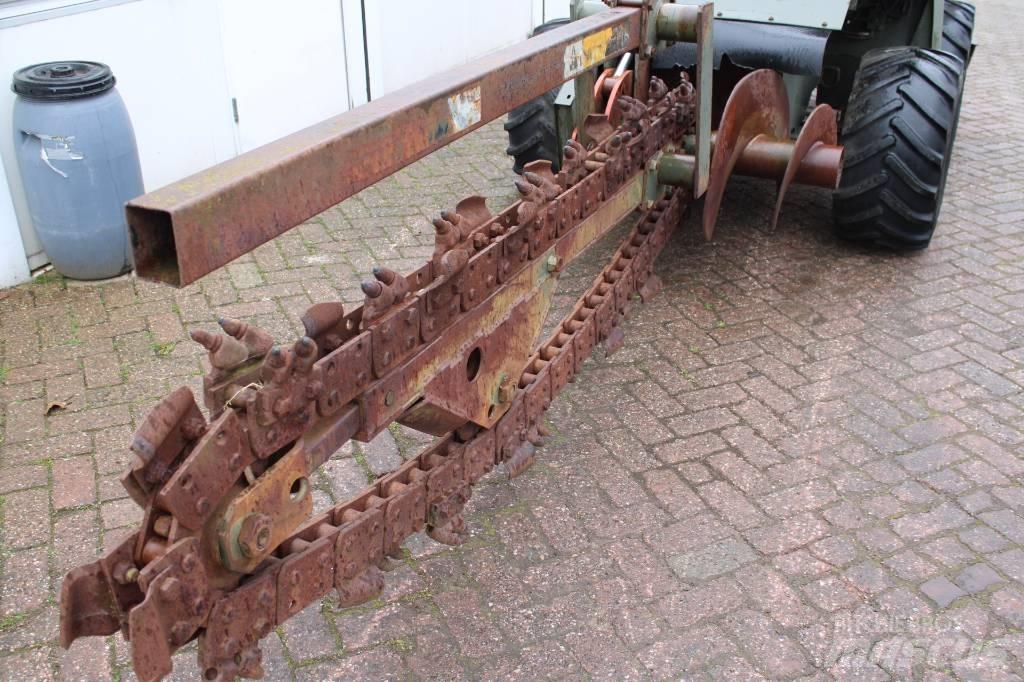 Ditch Witch 3210 트렌처