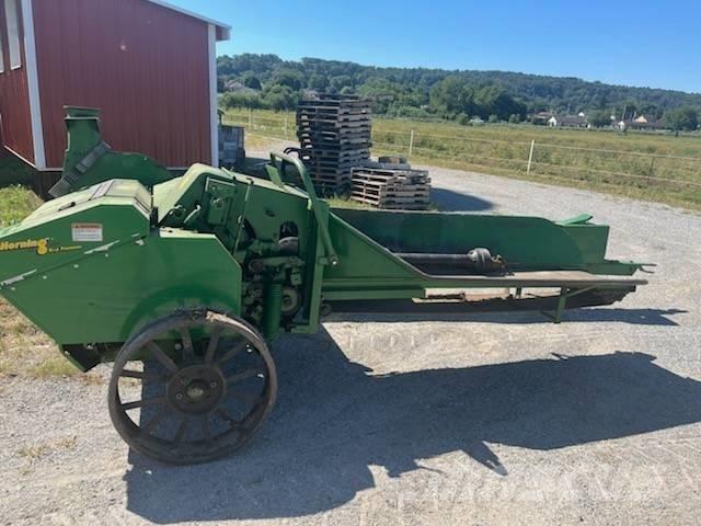 John Deere 3950 목초 수확기