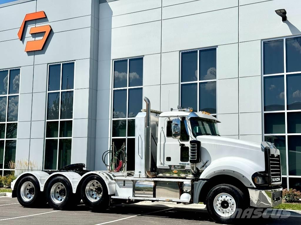 Mack Titan TD 713 트랙터 유닛