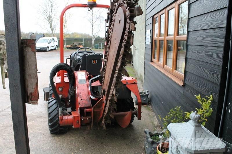 Ditch Witch RT 40 트렌처