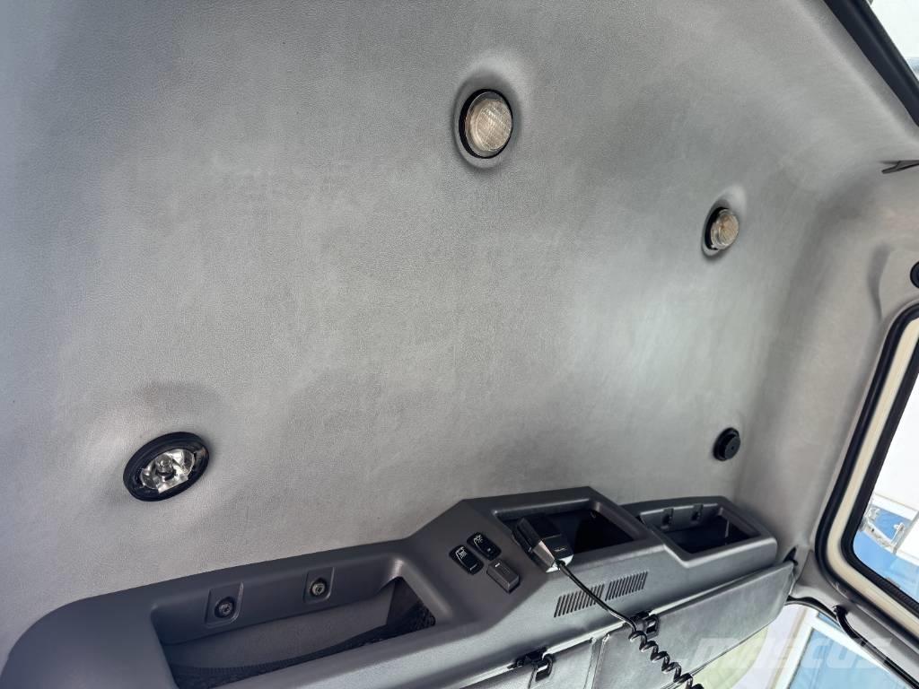 Mack GU713 덤프 트럭