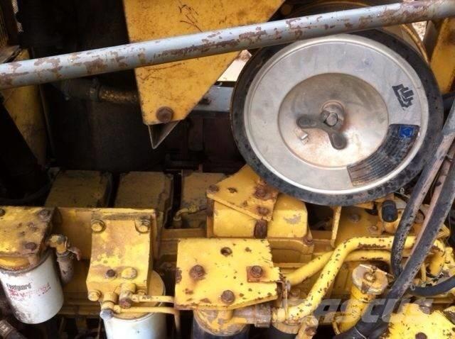 Komatsu d155a-3 크롤러 도저