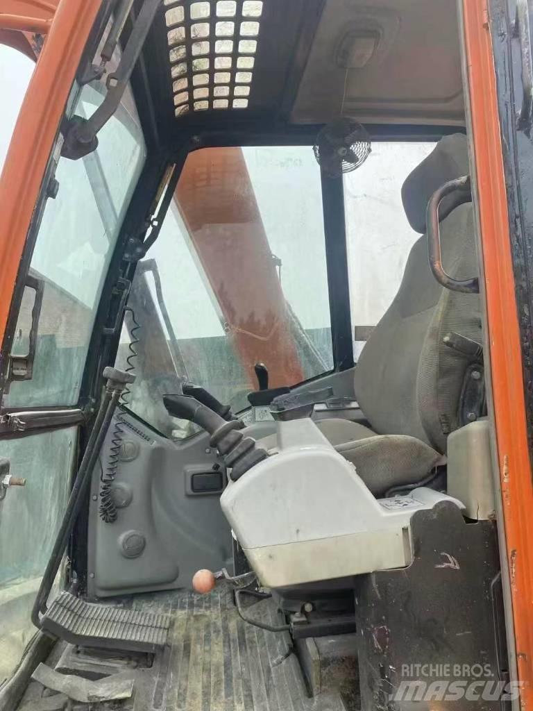 Doosan DX80 중형굴삭기 7톤-28톤