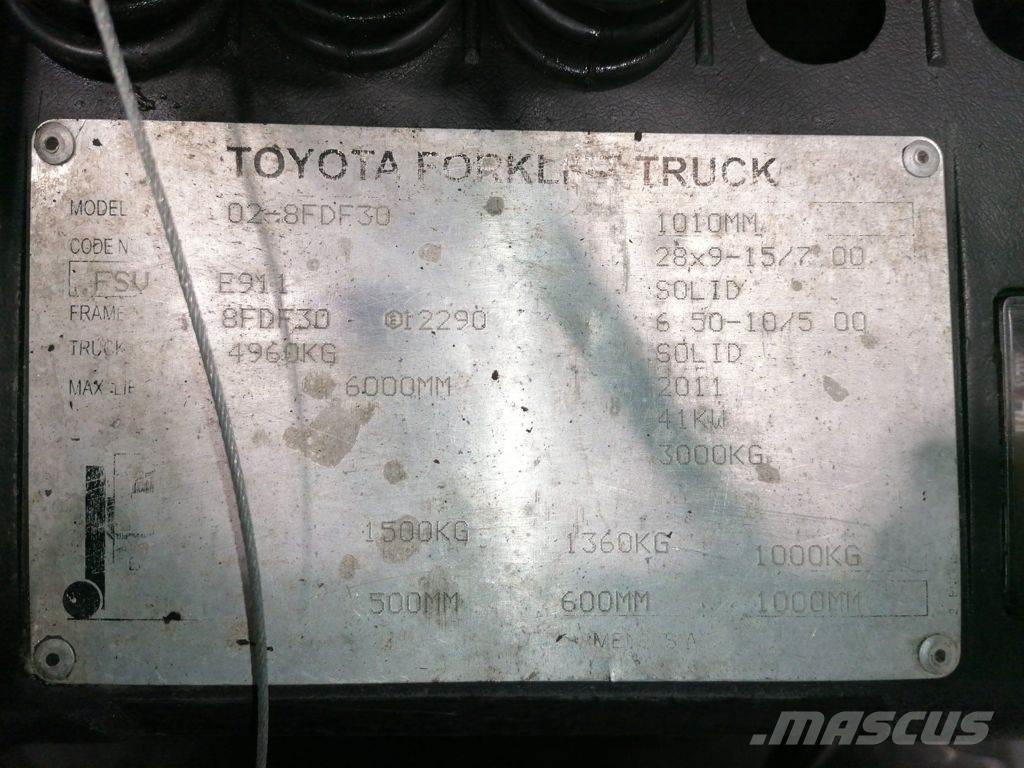 Toyota 02-8FDF30 디젤 지게차
