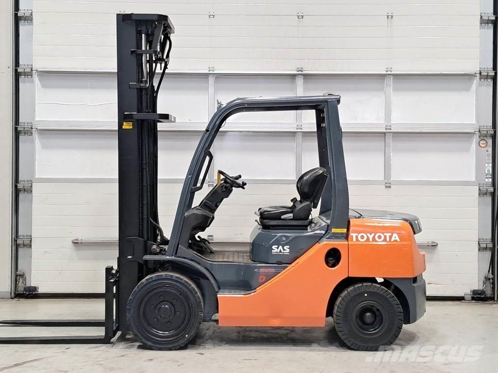 Toyota 02-8FDF30 디젤 지게차