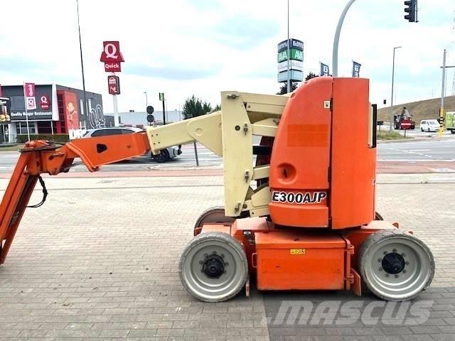 JLG E 300 AJP 관절형 전동이동 리프트