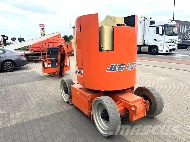 JLG E 300 AJP 관절형 전동이동 리프트