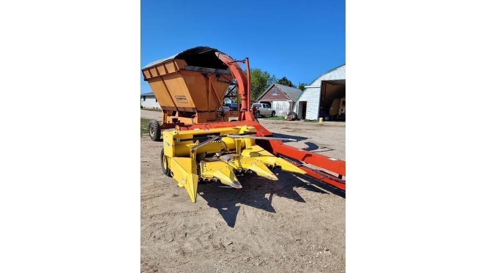 New Holland FP230 목초 수확기