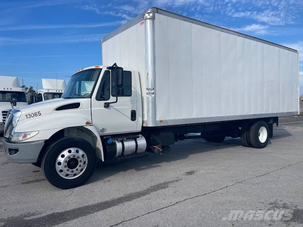 International 4300 탑차 트럭