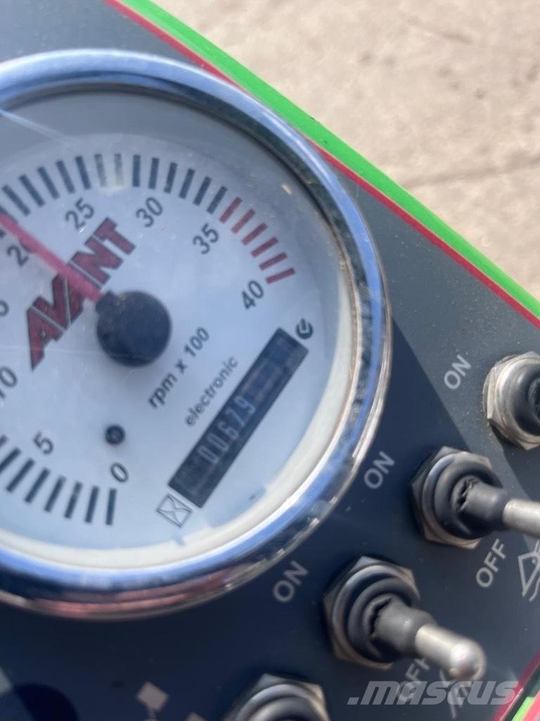 Avant M530 미니 로더