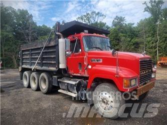 Mack CH613 덤프 트럭