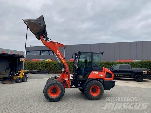 Kubota R 090  휠로우더