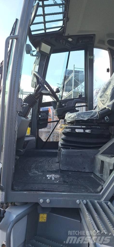 Kramer 8155 Stufe V  휠로우더