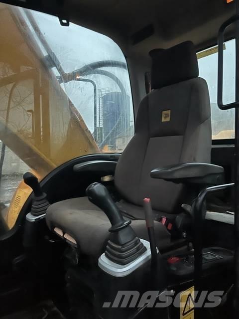 JCB JS 220 LC 대형 굴삭기 29톤 이상