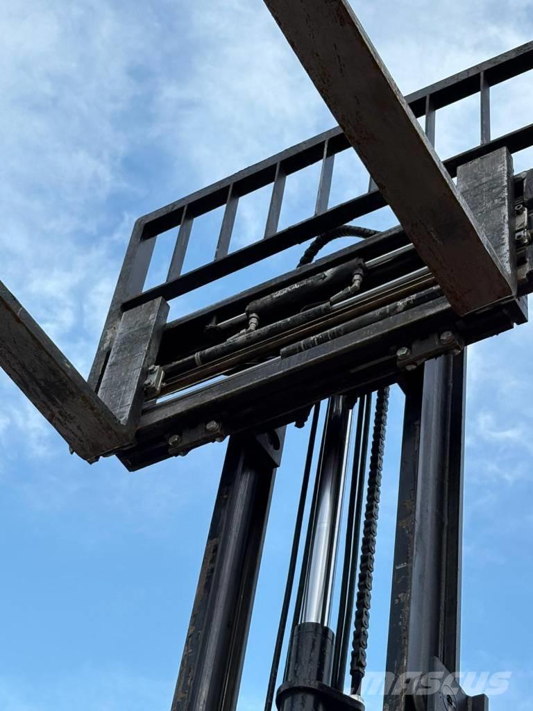 Manitou ME425 전동 지게차