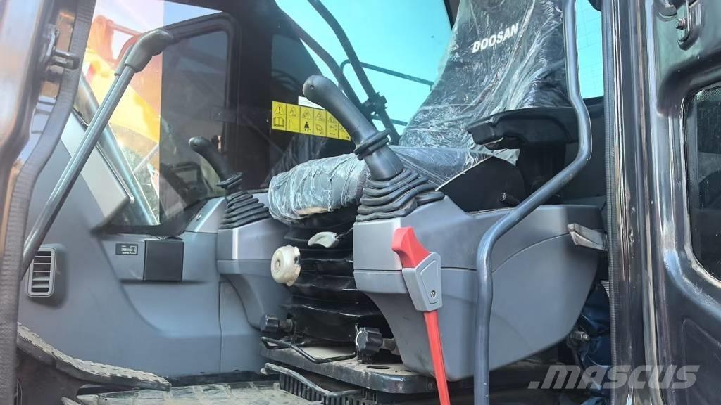 Doosan DX300 대형 굴삭기 29톤 이상