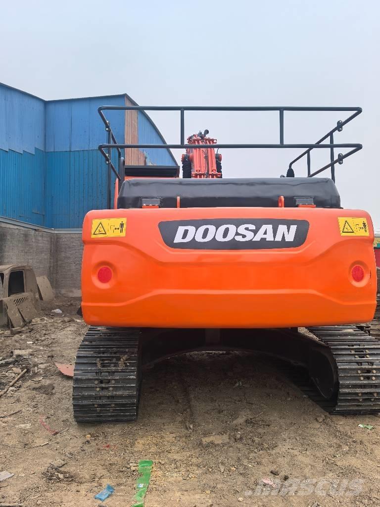 Doosan DX300 대형 굴삭기 29톤 이상