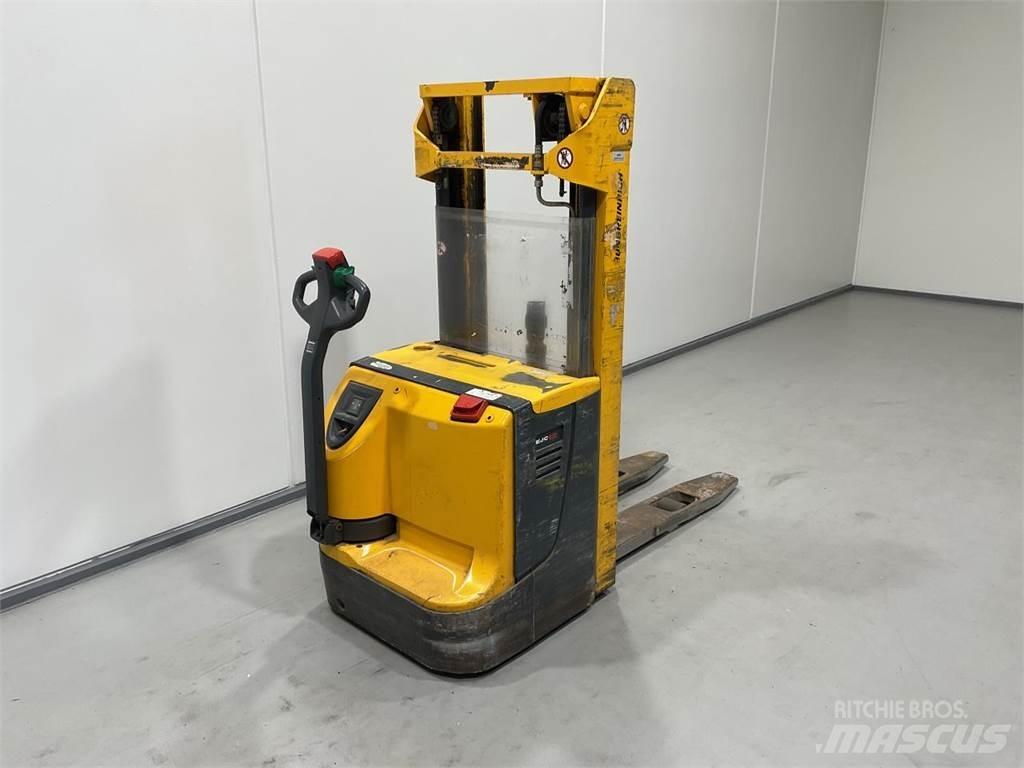 Jungheinrich EJC12 보행식 리치 지게차