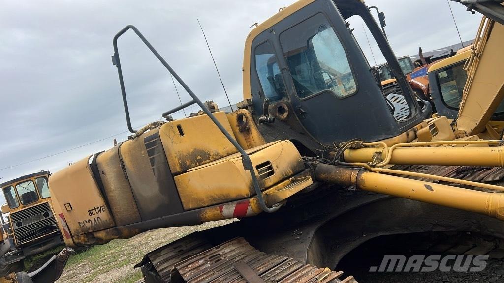 Komatsu PC 240 NLC 트랙, 체인 및 언더캐리지