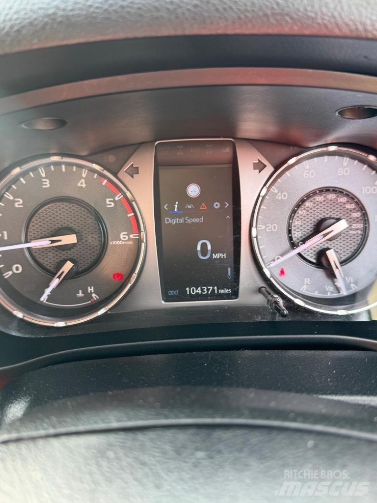 Toyota Hilux Active 픽업/드롭사이드