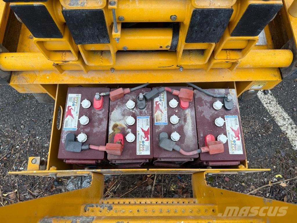 Haulotte Compact 14 가위형 리프트