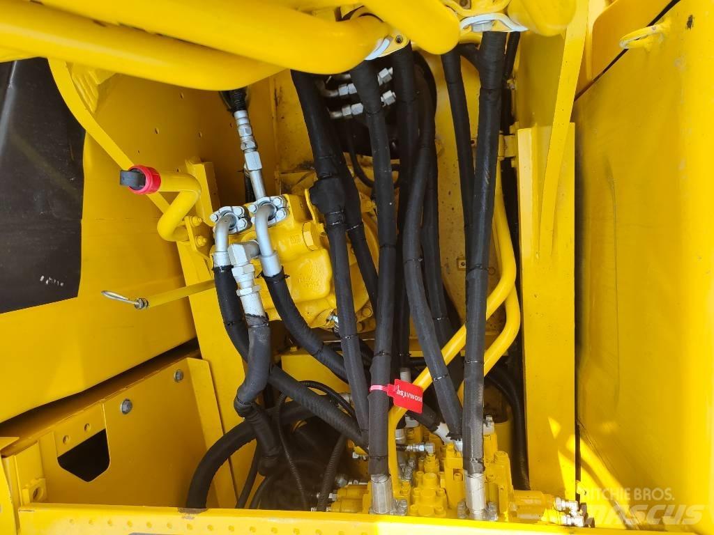 Komatsu PC 200 대형 굴삭기 29톤 이상