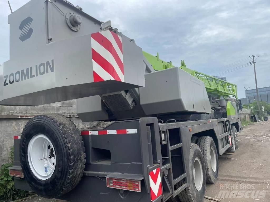 Zoomlion ZTC500 A/T 크레인