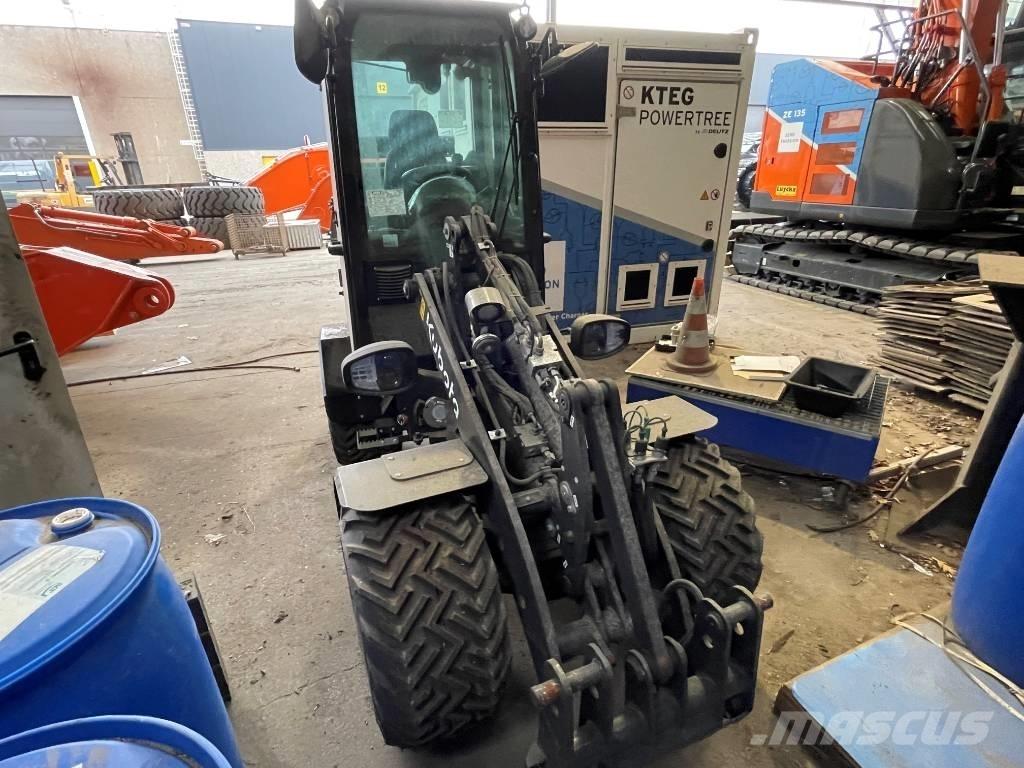Kubota RT220-2e  휠로우더