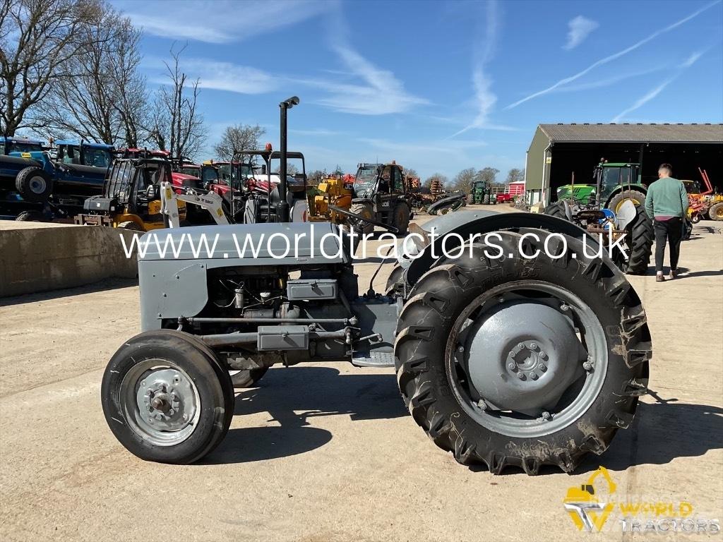 Ferguson TRACTOR 트랙터