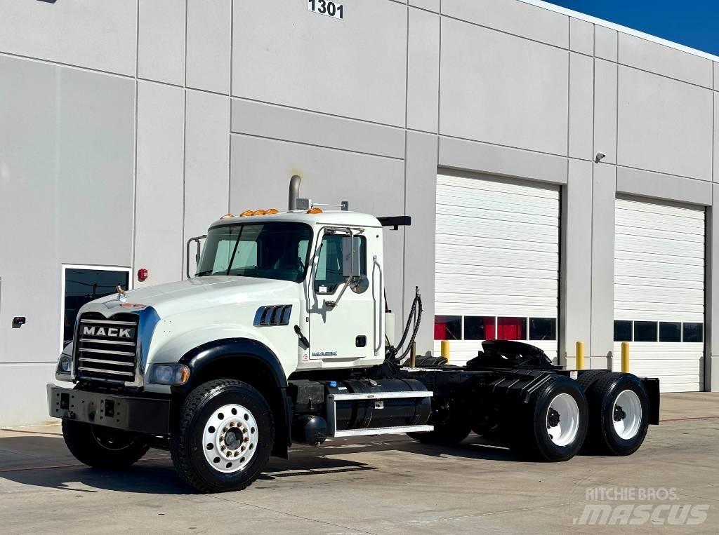 Mack Granite 트랙터 유닛