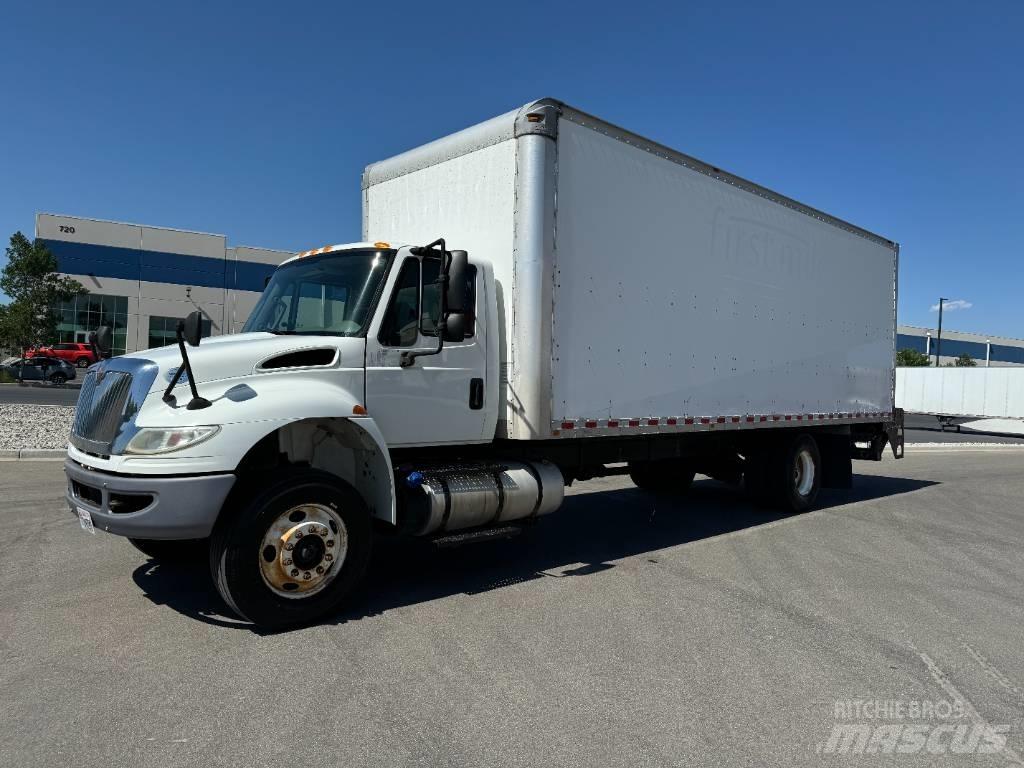 International 4300 탑차 트럭