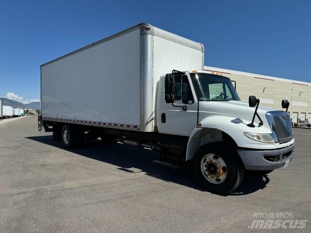 International 4300 탑차 트럭