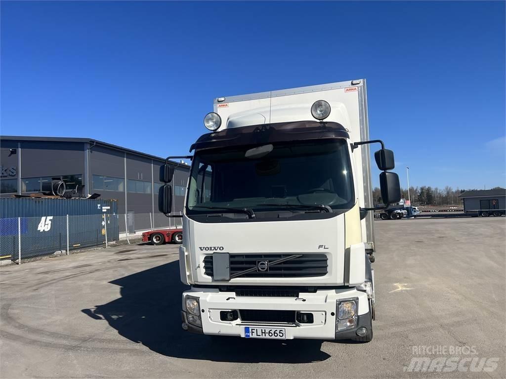 Volvo FL 240 4X2 탑차 트럭