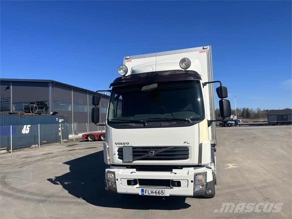 Volvo FL 240 4X2 탑차 트럭