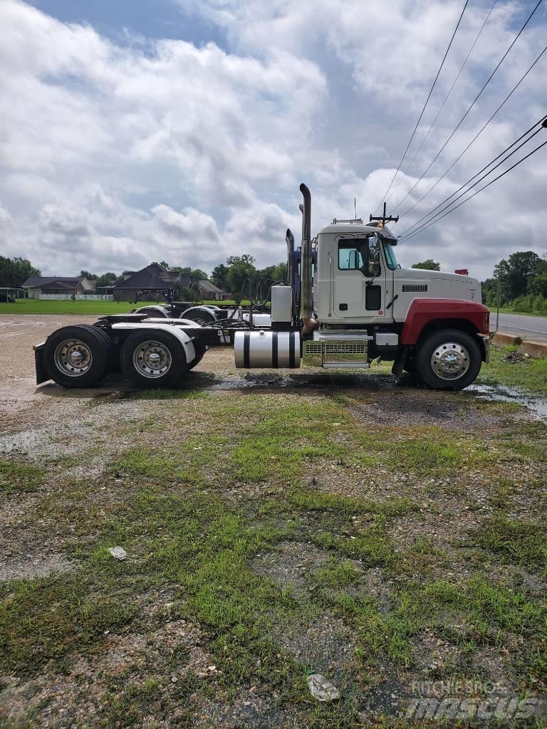 Mack P 164 T 새시 운전실 트럭