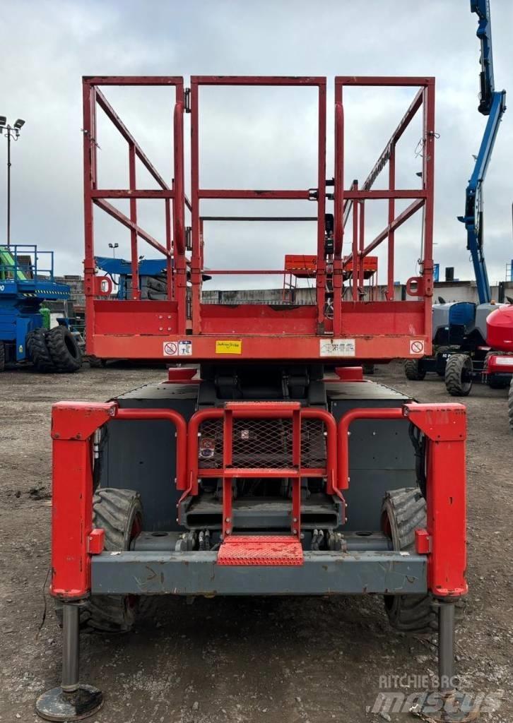 SkyJack SJ 6832 RT 가위형 리프트